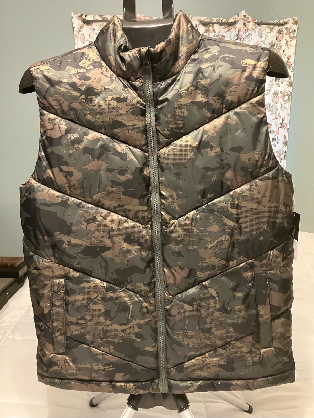 Xersion Boys XL 18/20 Forest Camo Quilted Puffer Vest NWT
